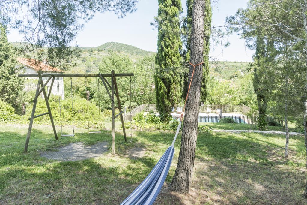 Mas Montluzia Bed & Breakfast Cascastel-des-Corbières Dış mekan fotoğraf
